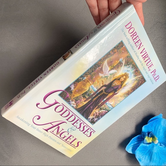 DOREEN VIRTUE Goddesses & Angels hardcover book - Picture 2 of 6